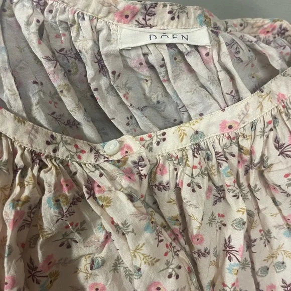 Doen June Top in Feathered Floral - Picture 10 of 11